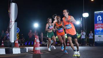 BIB: 47041, 40602, 42195, 211
                            <button type="button" onclick="openModal(23005282)" class="btn btn-primary btn-sm float-right btn-popup" data-toggle="modal" data-target=".modal-high-quality">
                        <i class="fas fa-shopping-cart"></i> Add to Cart
                    </button>
                                            <button type="button" onclick="isThisMe(23005282, true)" class="btn btn-success btn-sm float-right btn-popup btn-isme hidden" data-toggle="tooltip" data-placement="bottom" title="นี่คือรูปของคุณใช่ไหม คลิกที่นี่เพื่อเอาเข้าอัลบั้ม">
                        <i class="fas fa-plus"></i> Add to album
                    </button>
                    <button type="button" onclick="isThisMe(23005282, false)" class="btn btn-warning btn-sm float-right btn-popup btn-isnotme hidden">
                        <i class="fas fa-ban"></i> Remove from album
                    </button>